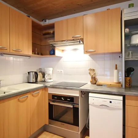 Mont-dore, F3 Confortable Avec Terrasse, Parking, Proche Centre - Fr-1-415-98 *